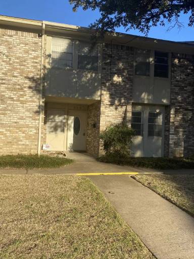 Main picture of 515 Towne House Ln