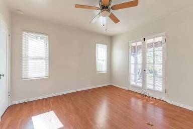 Main picture of 235 Los Alamos Dr