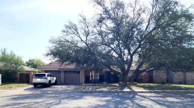 Main picture of 2102 Wydewood Dr