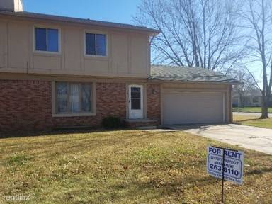Main picture of 1438 N Wood Dr