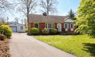 Main picture of 8707 Mapleton Rd