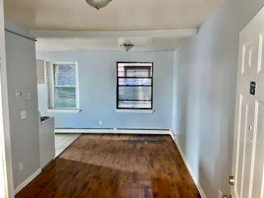 Main picture of 2260 Fairfield Ave