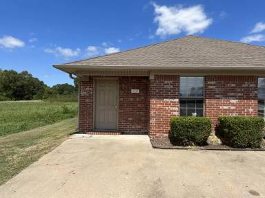 Main picture of 407 Middle Rd