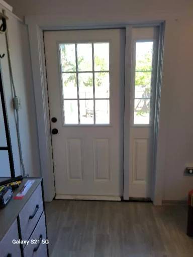 Main picture of 827 E 7th St