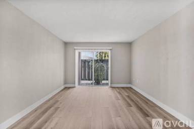 Main picture of 1915 Maravilla Ave
