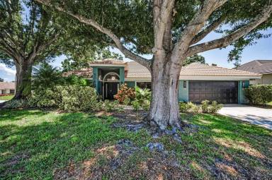 Main picture of 2459 Parkstream Ave