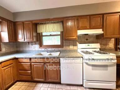 Main picture of 1009 N 49th Ave