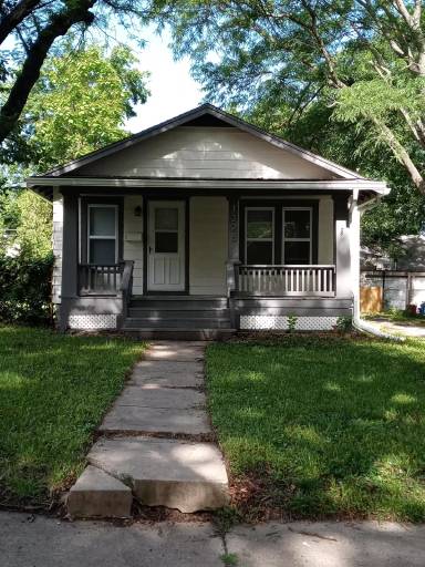 Main picture of 1225 SW Medford Ave