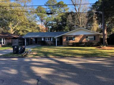 Main picture of 404 Maxine Dr