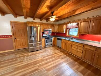 Main picture of 207 Lakeshore Dr