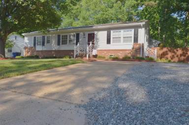 Main picture of 290 Batson Dr