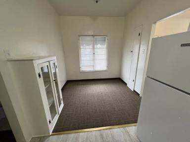 Main picture of 2819 E Theresa St