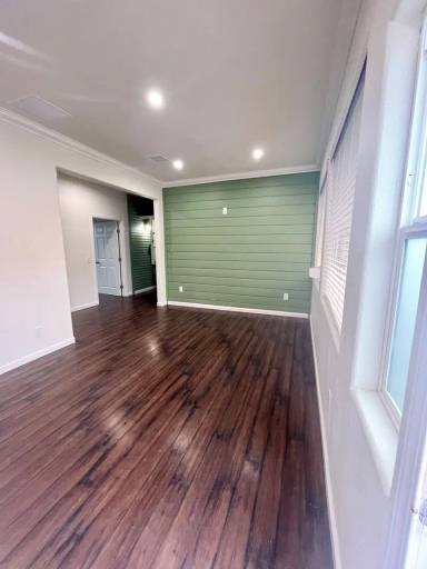 Main picture of 845 Garnet Ave