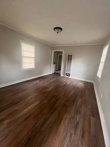 Main picture of 291 Red Oak St