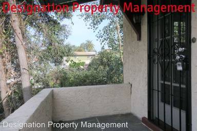 Main picture of 982 1/2 Hyperion Ave