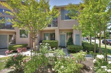 Main picture of 501 Manhattan Pl