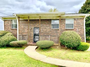 Main picture of 1600 Castleberry Way