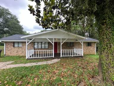 Main picture of 2060 Hillcrest Dr