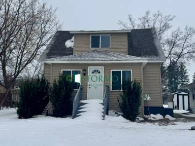 Main picture of 626 Oak St NE