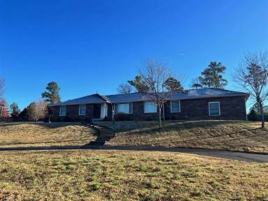 Main picture of 22 Briarwood Dr