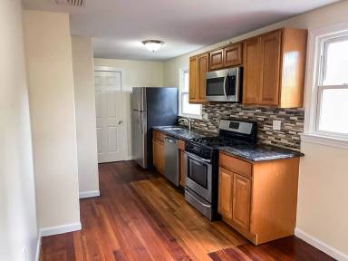 Main picture of 252 Goffe Ter