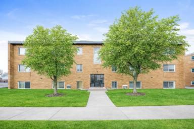 Main picture of Now Leasing!