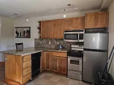 Main picture of 130 E Kelly Ave