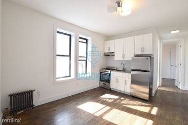 Main picture of 2525 Beverley Rd
