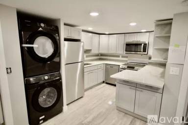 Main picture of 1 Whites Pl