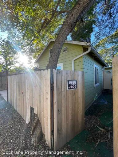 Main picture of 625 W Valerio St