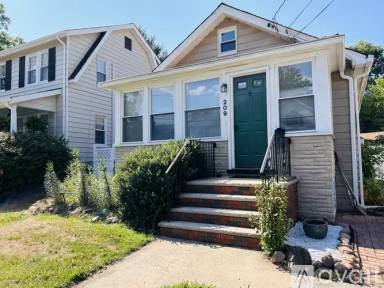 Main picture of 209 Midland Ave