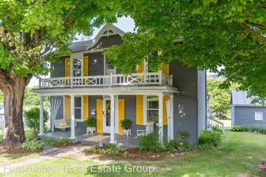 Main picture of 101 2nd St