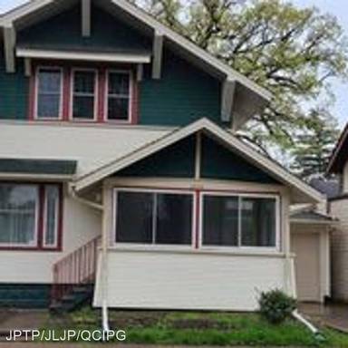 Main picture of 2434 17th Ave