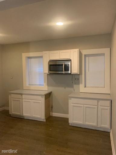 Main picture of 5023 W Adams St