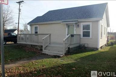 Main picture of 204 E Berry St