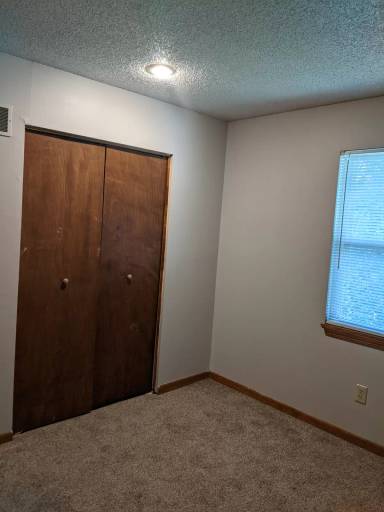 Main picture of 400 N Gallatin St