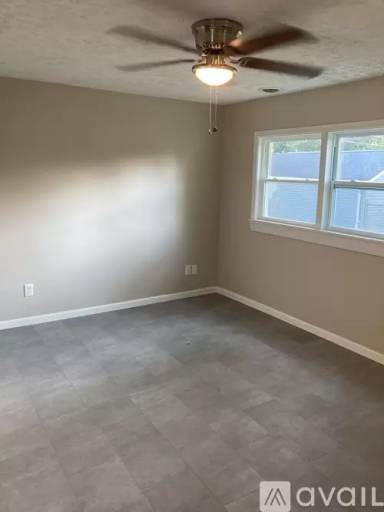 Main picture of 300 Newton Dr