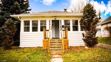 Main picture of 971 Woodbridge St