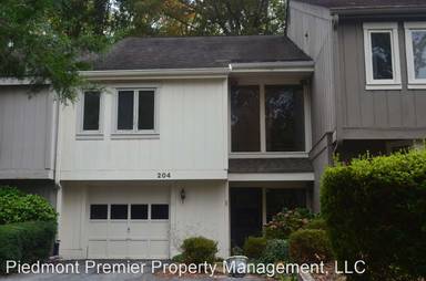 Main picture of 204 Lamplighter Cir