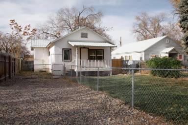 Main picture of 717 NW 2nd St