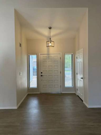 Main picture of 1716 E Redfield Rd