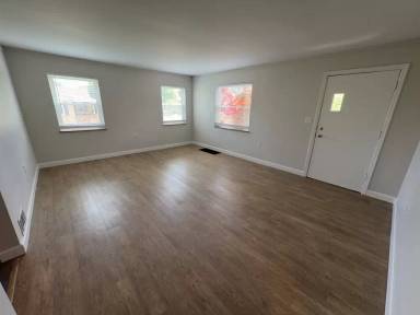 Main picture of 464 Cloverdale Ave