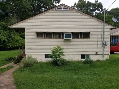 Main picture of 764 W Outer Dr