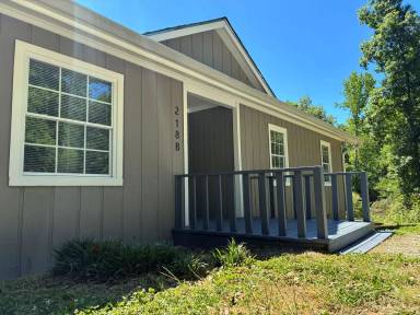 Main picture of 218 Hickory Forest Rd