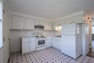 Main picture of 50-62 E 5C St