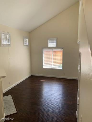 Main picture of 8 Ashbury Ct
