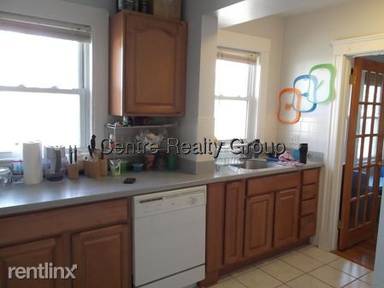 Main picture of 141 Parker St