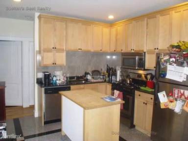 Main picture of 69 Babcock St