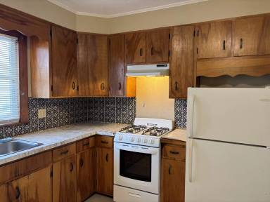 Main picture of 298 Essex St