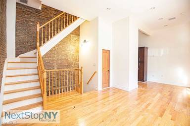Main picture of 174 Hoyt St
